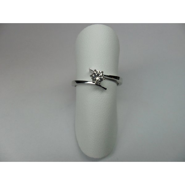 Twisted Solitaire Ring White Gold 0.20 crt.